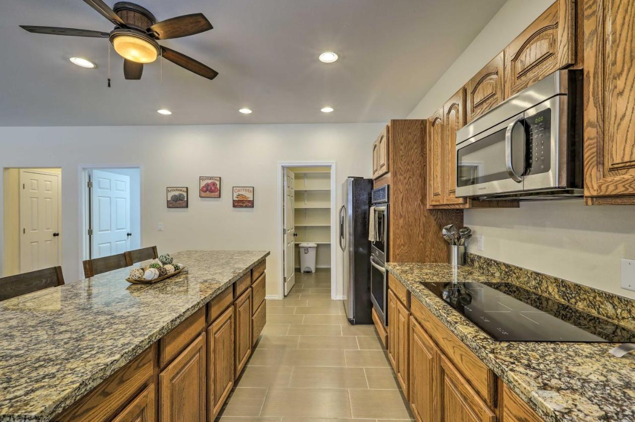 Spacious Pinetop-Lakeside Home With Hot Tub And Grill! 外观 照片