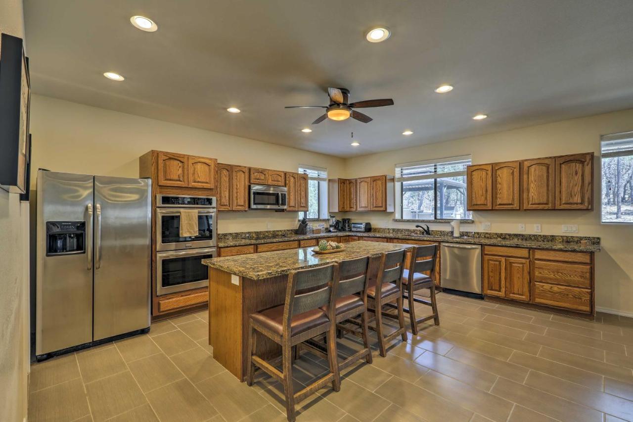 Spacious Pinetop-Lakeside Home With Hot Tub And Grill! 外观 照片